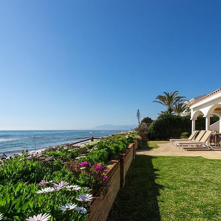 Charming Villa On The Seafront Marbella Buitenkant foto