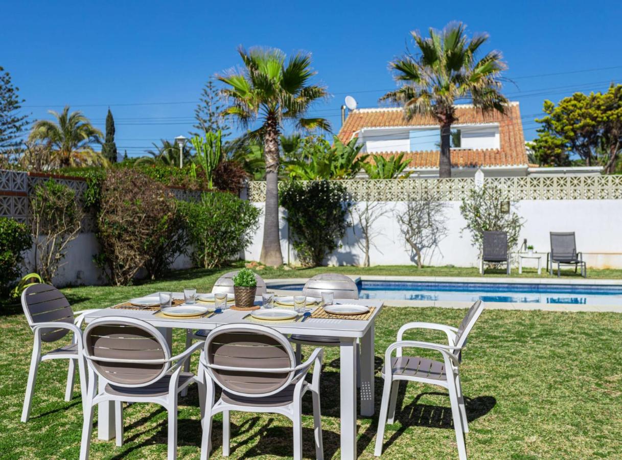 Charming Villa On The Seafront Marbella Buitenkant foto
